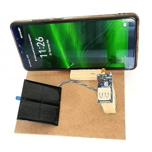 GÜNEŞ ENERJİSİ İLE CEP TELEFONU ŞARJ SETİ STANDLI